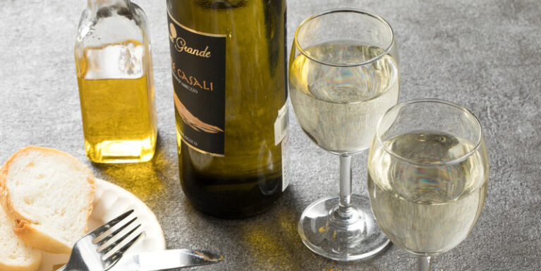 お酒飲みには嬉しい『実はワインを飲むと痩せる』というお話し